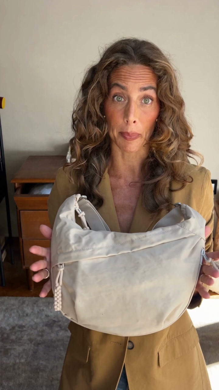 ¿Te das la vuelta para comprobar tu bolso? Así no