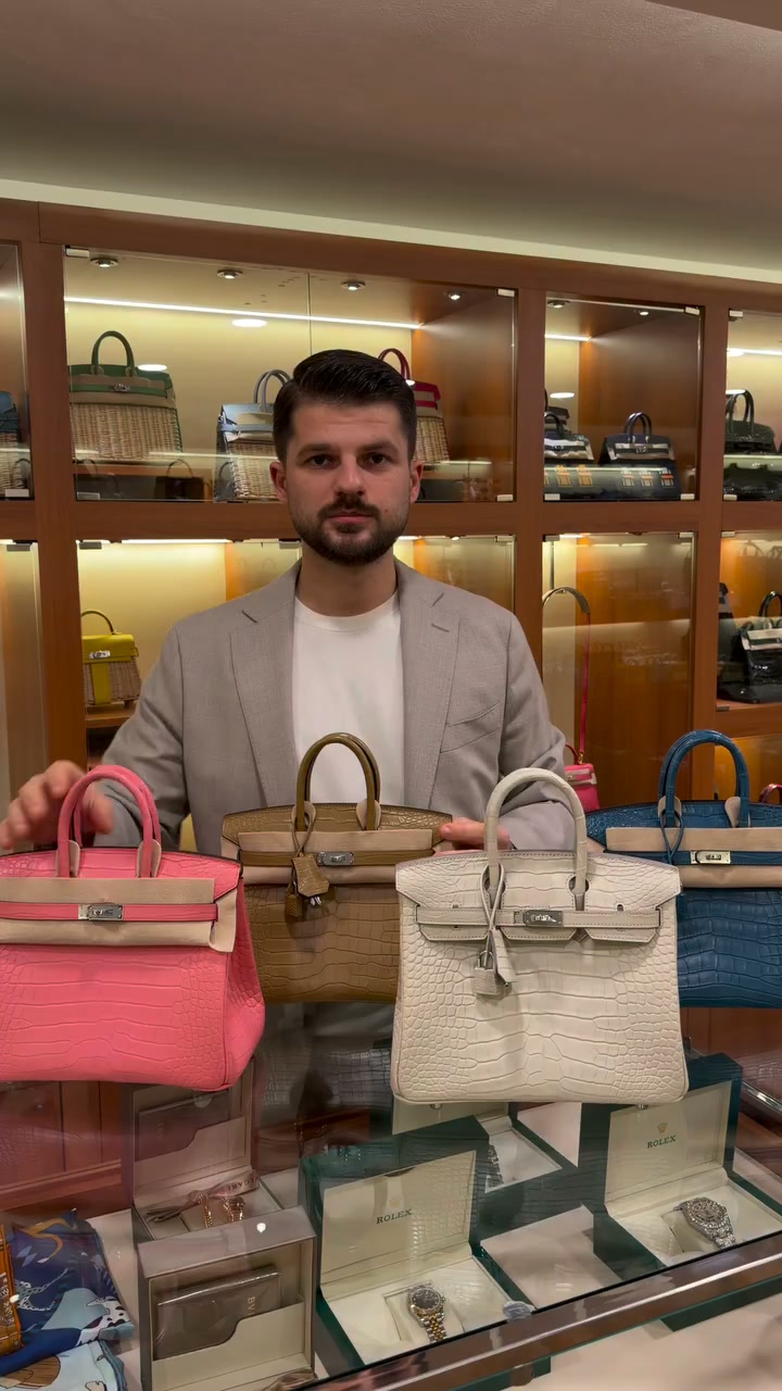 Luxury Bags Without the Luxury Price!