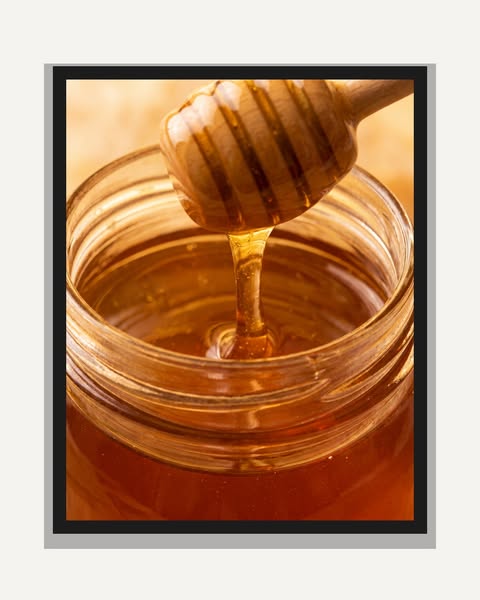 Flytande honung – Inramad poster 50×70
