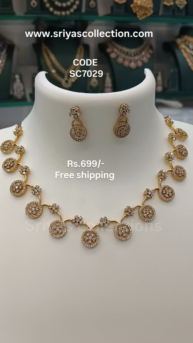 Anúncio de Sriya's collections
