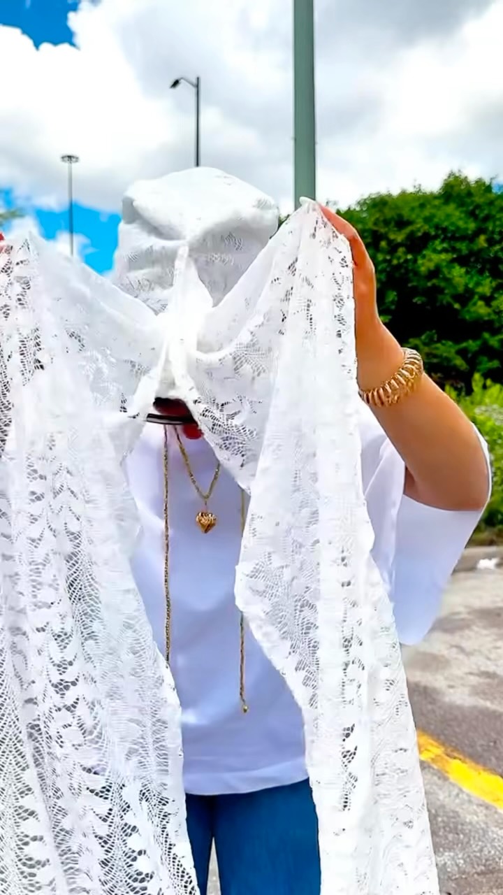 Anúncio de Turban Couture
