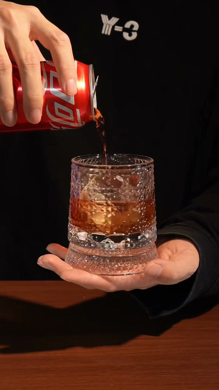 Entspann dich mit langsamem Whiskey-Genuss