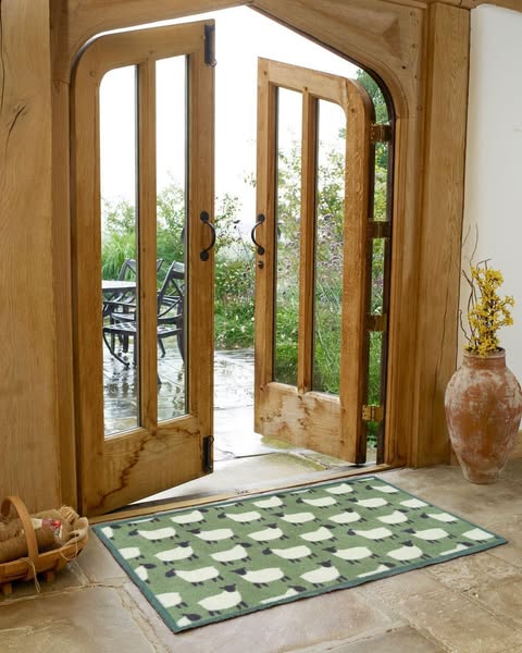 Rugs From Heugah Interiors | Free Delivery | Samples | Easy Returns