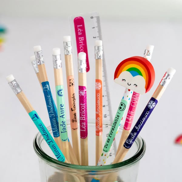 Étiquettes école pour marquer fournitures scolaires, cahiers, stylos A-qui-S