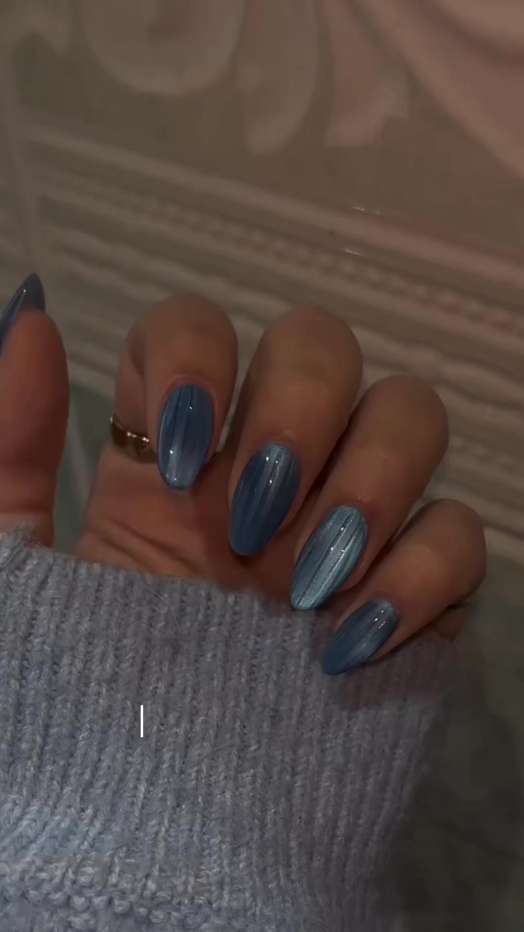 Create cat-eye nails in minutes