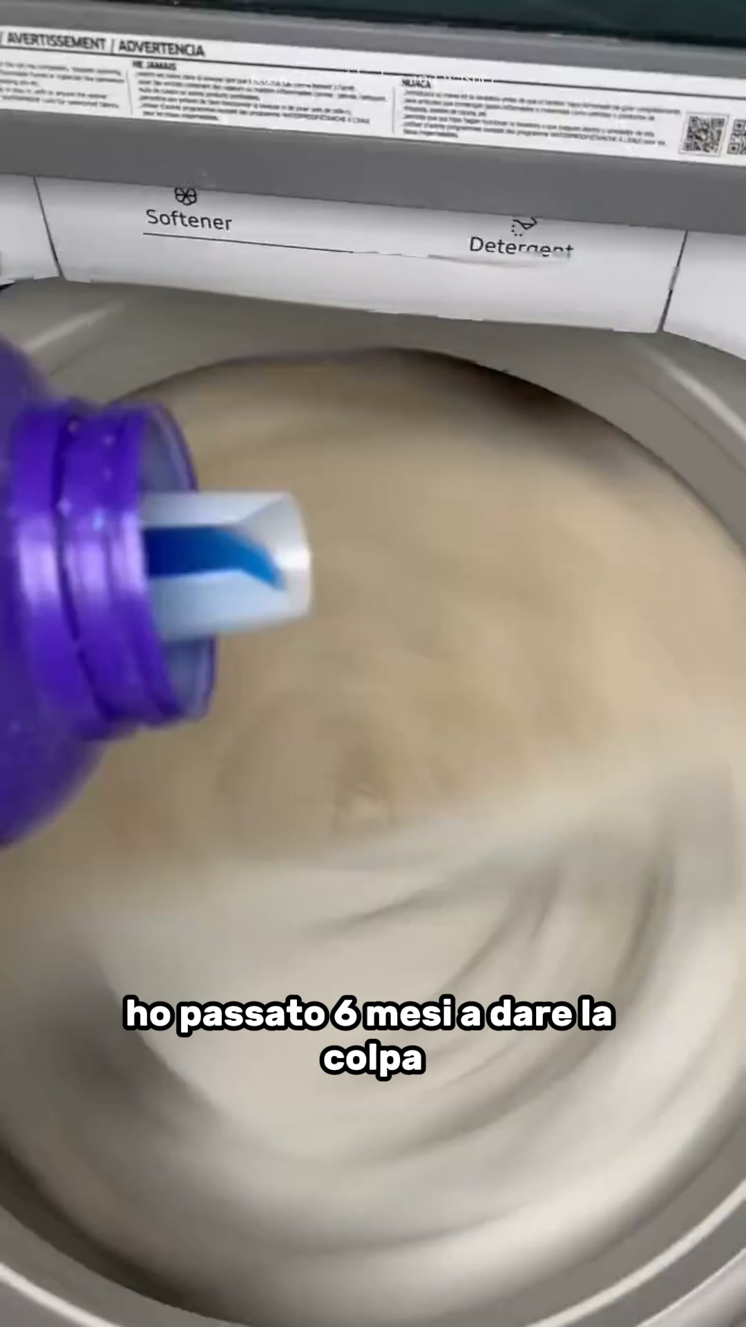 Se il bucato ha ancora un odore sgradevole dopo aver pulito la lavatrice... ecco la spiegazione