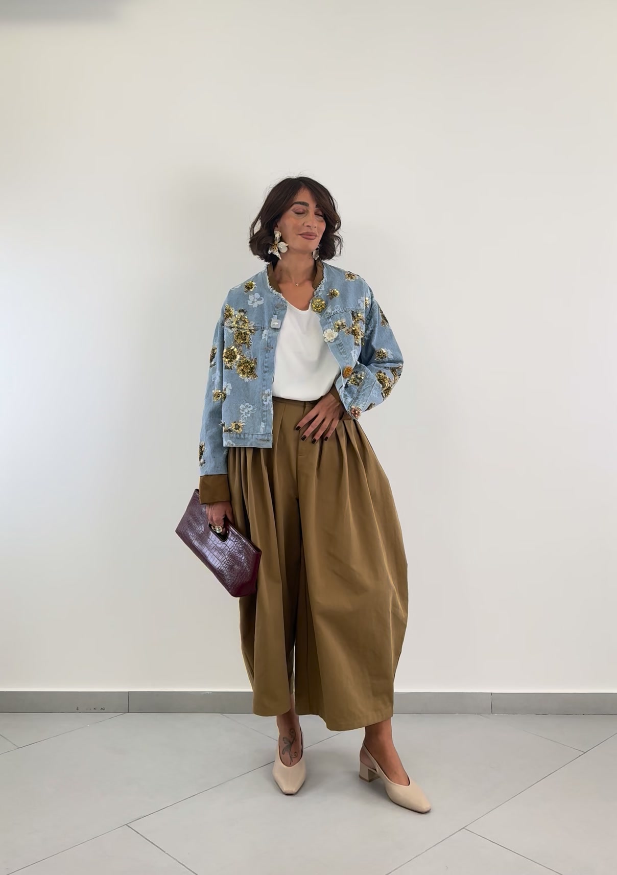 Anúncio de White Peony Shop
