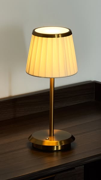 Lampada da tavolo eleganza classica