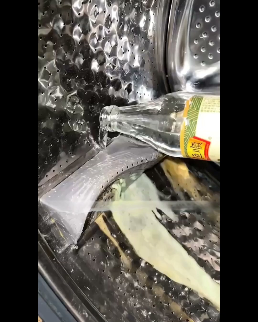 Beseitige Bakterien & Tiergerüche aus deiner Waschmaschine