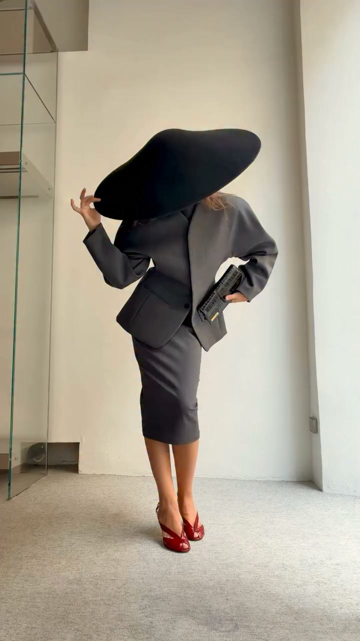 Jacquemus available online