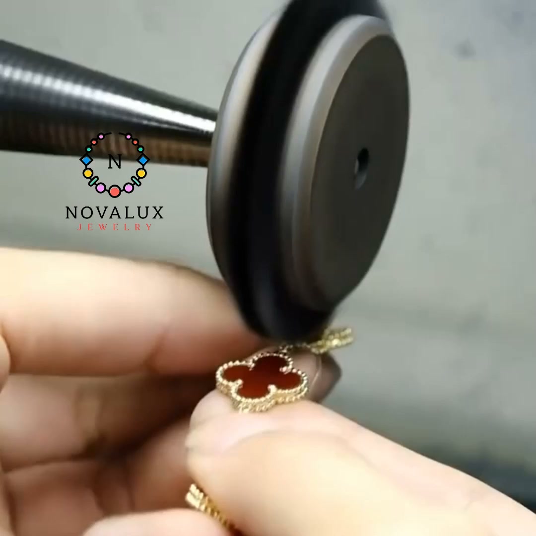 Meaningful Fine Jewelry — A Dream‑Like Gift
