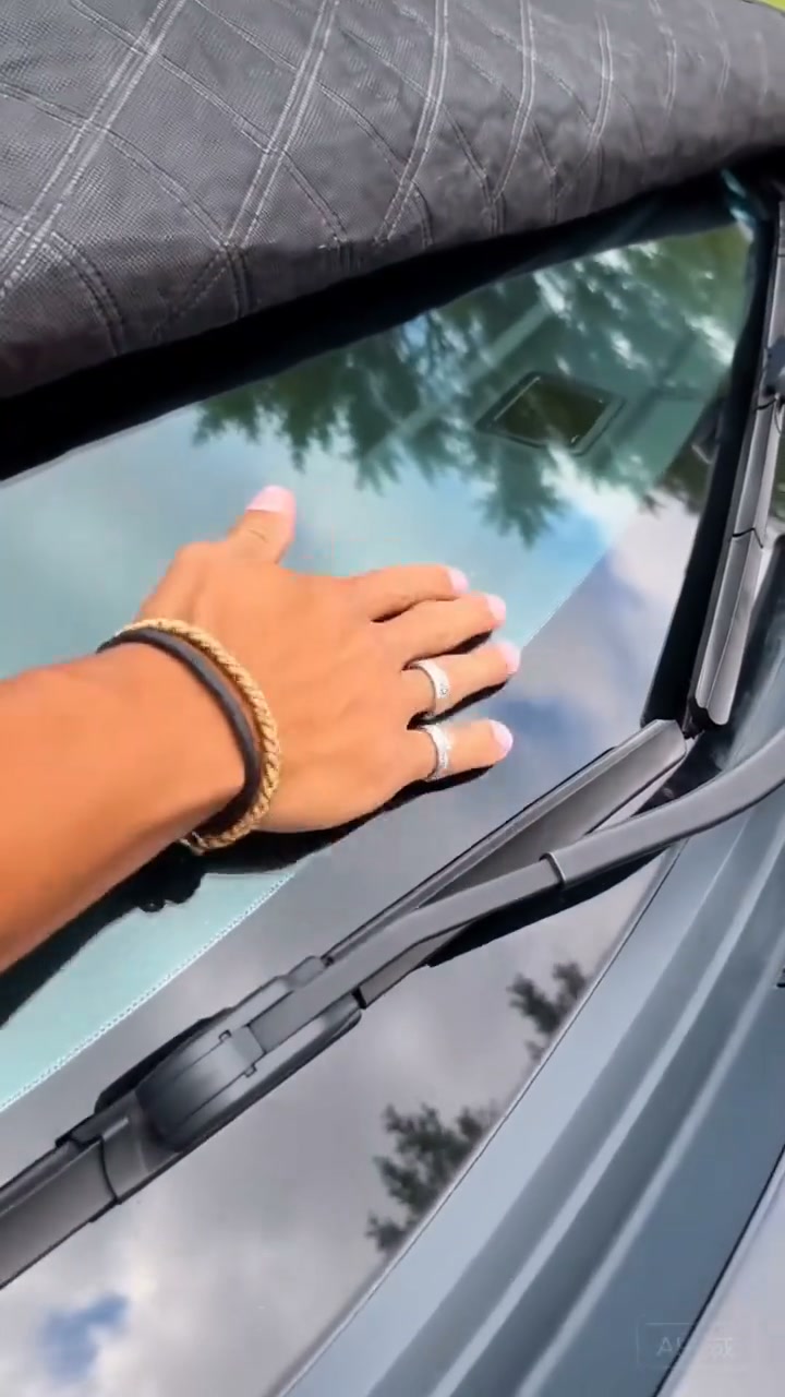 Magnetic Windshield Cover – All-Season Sun, Snow & Frost Protector