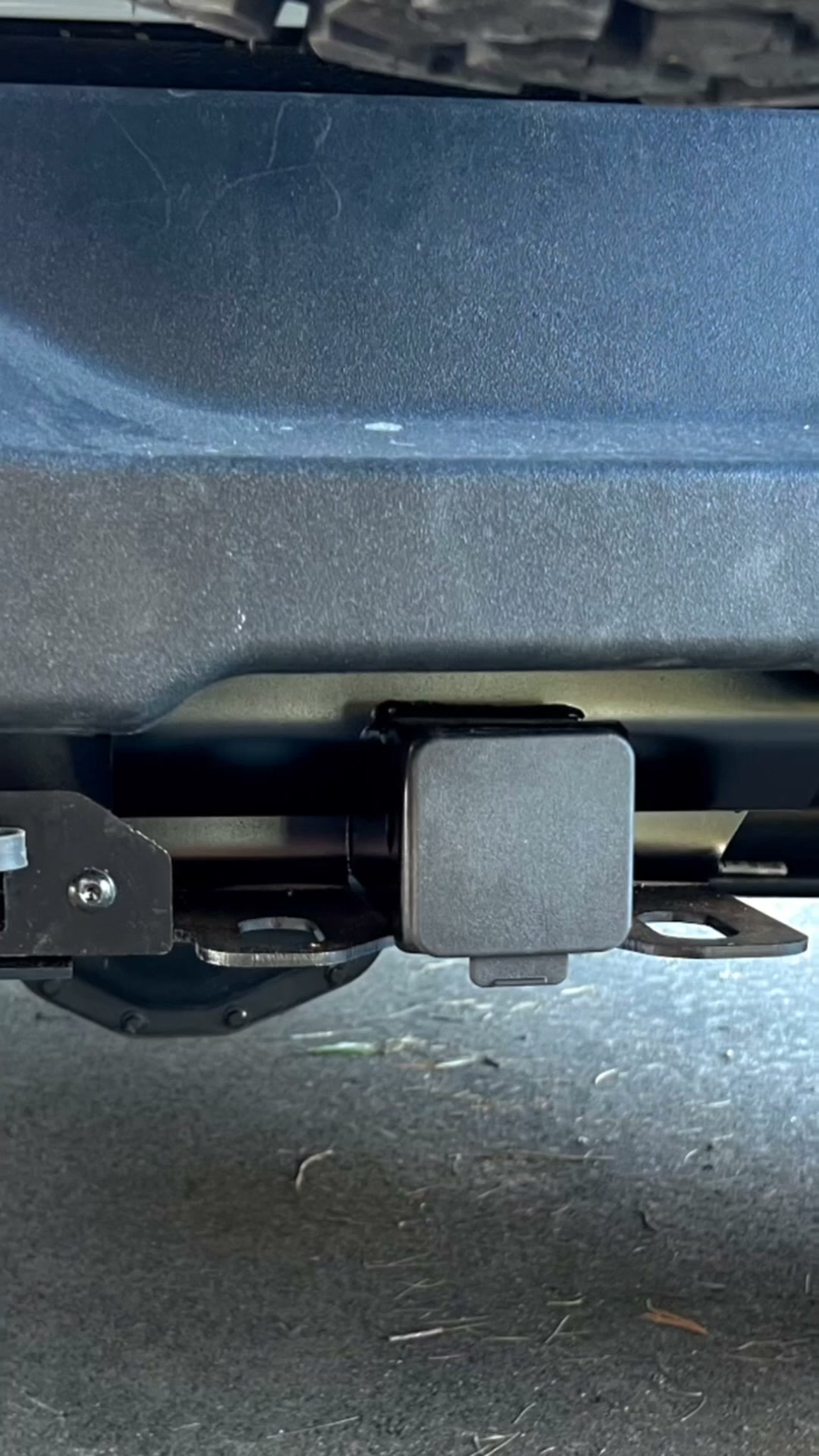 2-Inch Heavy-Duty Trailer Hitch Receiver – Universal Fit for Most SUVs & Trucks