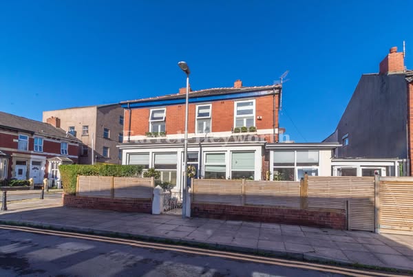 Handley Road, Blackpool, FY1