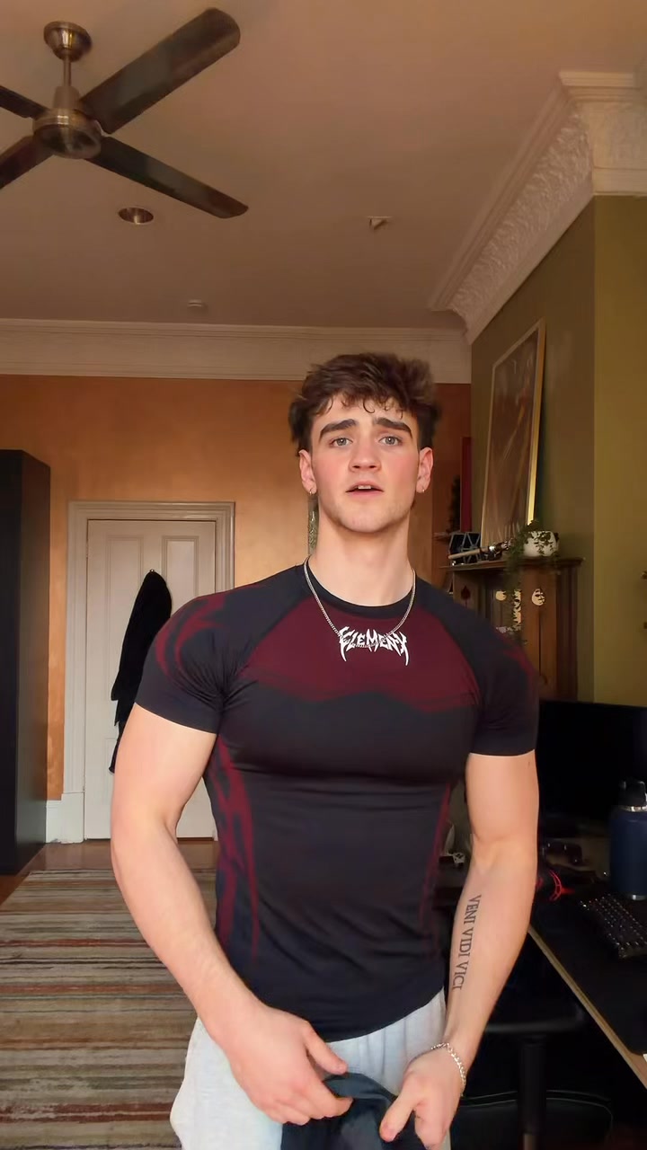 A Compression Tee That Actually Performs