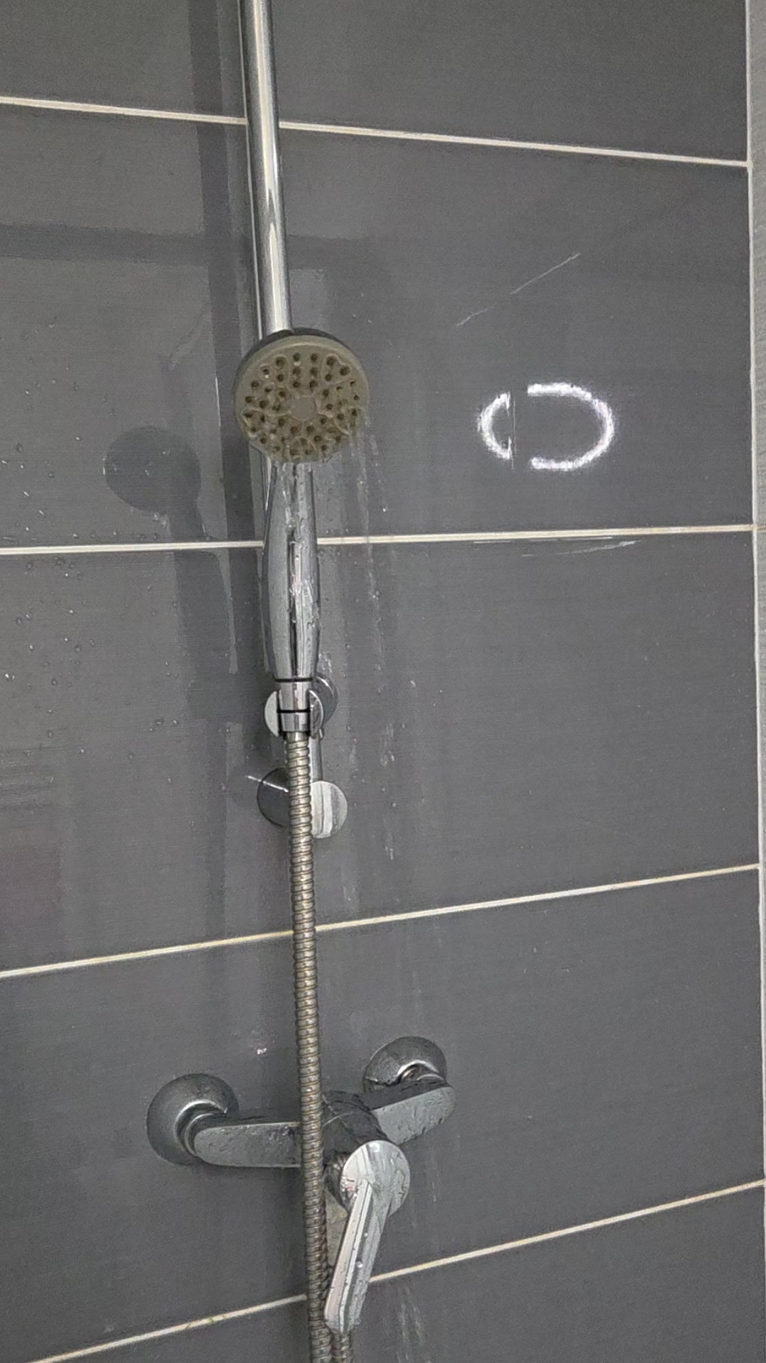 Votre eau traverse votre peau et vos cheveux chaque jour.