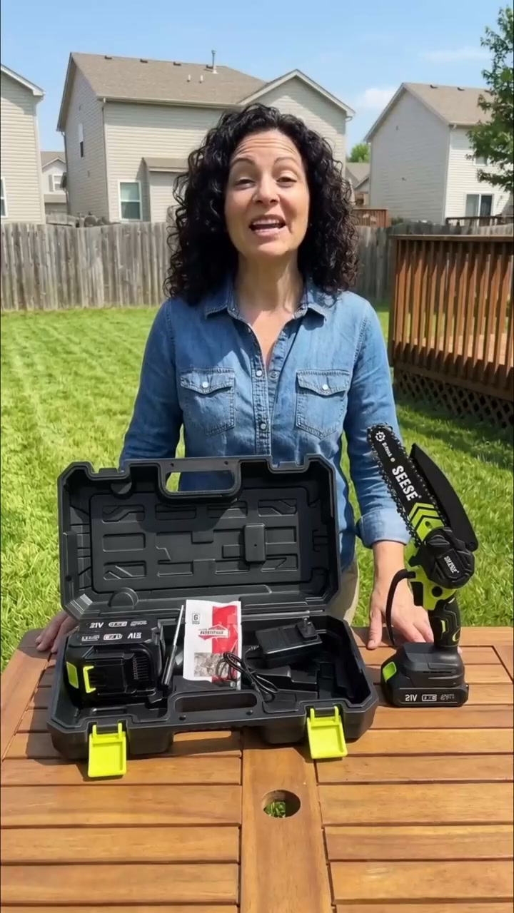 Lightweight & Powerful Mini Chainsaw