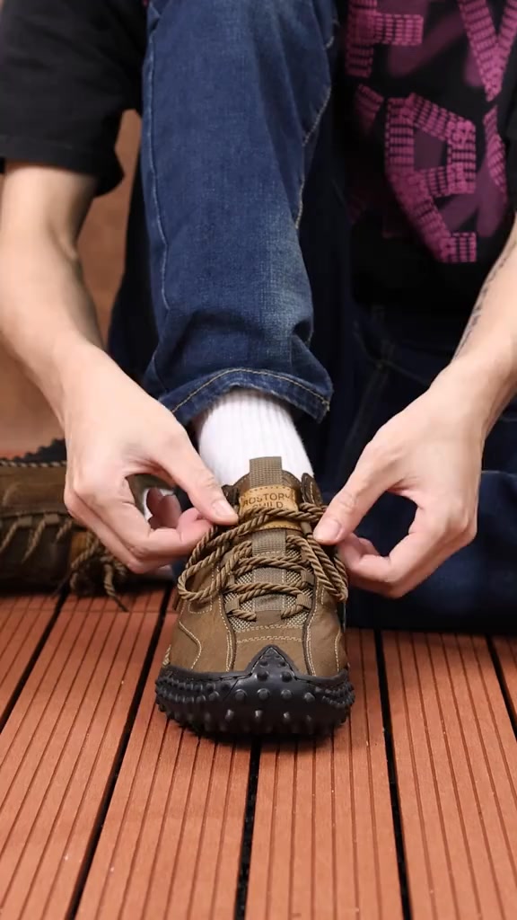 Men’s Vintage Leather Hiking Boots: Timeless Style Meets Maximum Comfort Stride in Comfort and Confidence!
