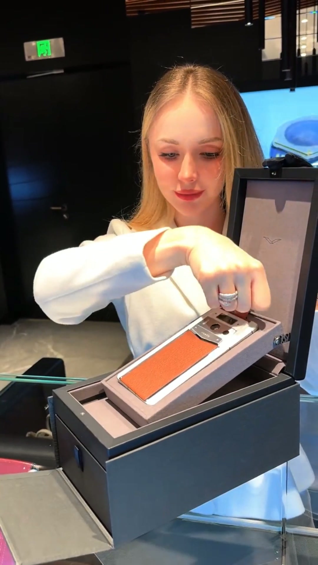 VERTU SUMMER HOLIDAY 2026：Join Now & Receive Exclusive Luxury Gifts