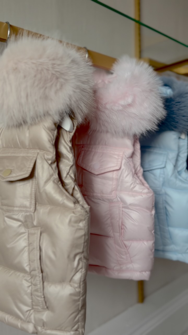 Anúncio de Dainty Delilah Spanish Baby Wear