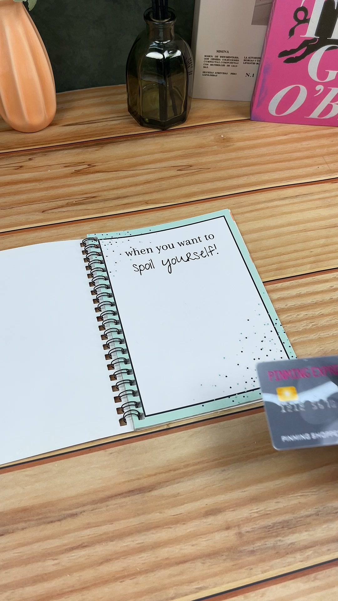 Christmas Gift Card Book – DIY Spiral-Bound Christmas Gift Card Holder Book