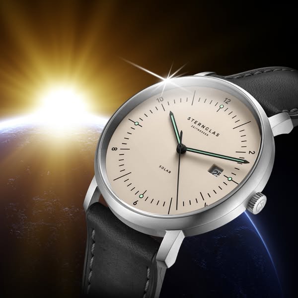 40% lighter. Powered by light.