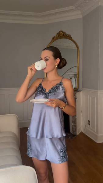 Seiden-Camisole & Shorts