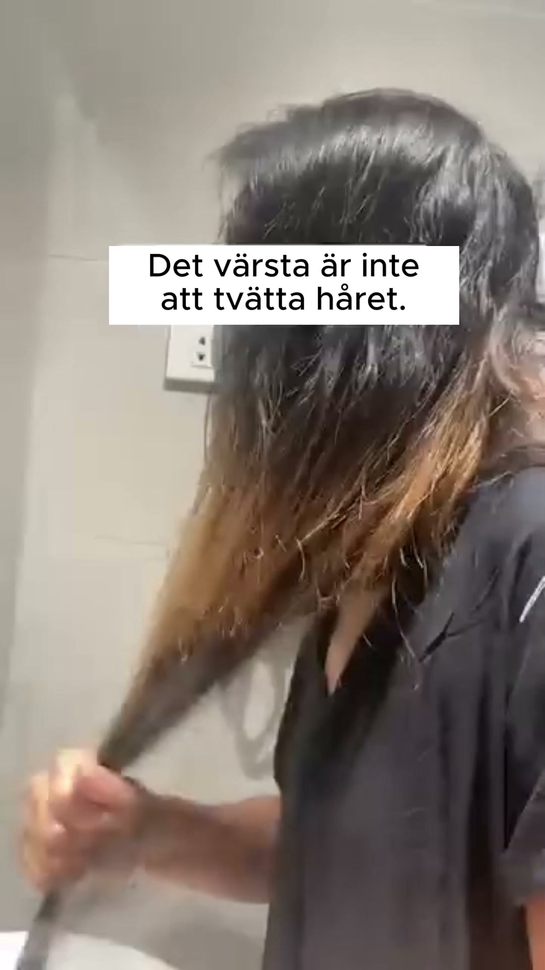 Håret i duschbrunnen. Nu igen.