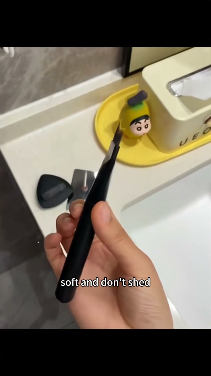 Novocanvas Curved Foundation Brush