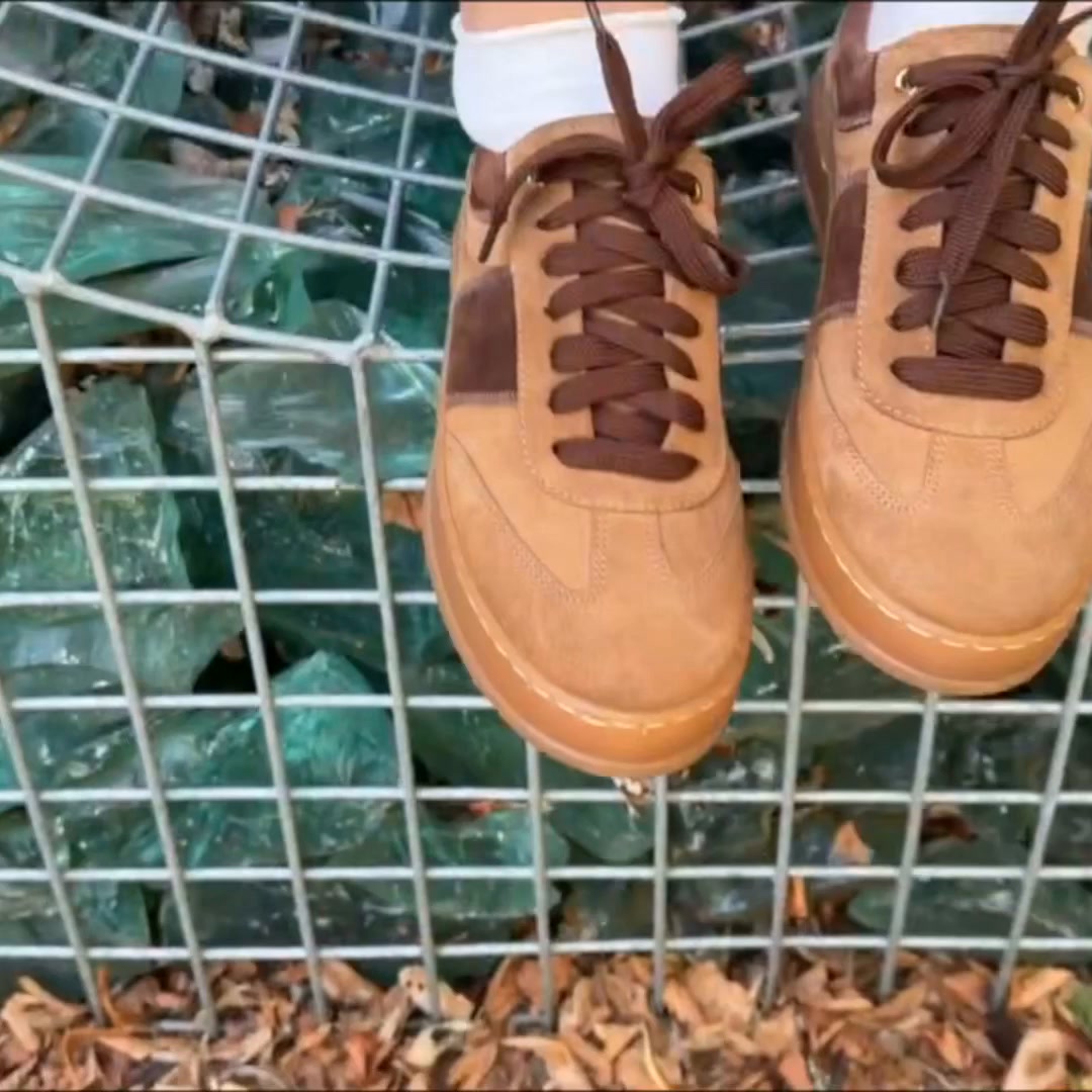Brązowe skórzane sneakersy