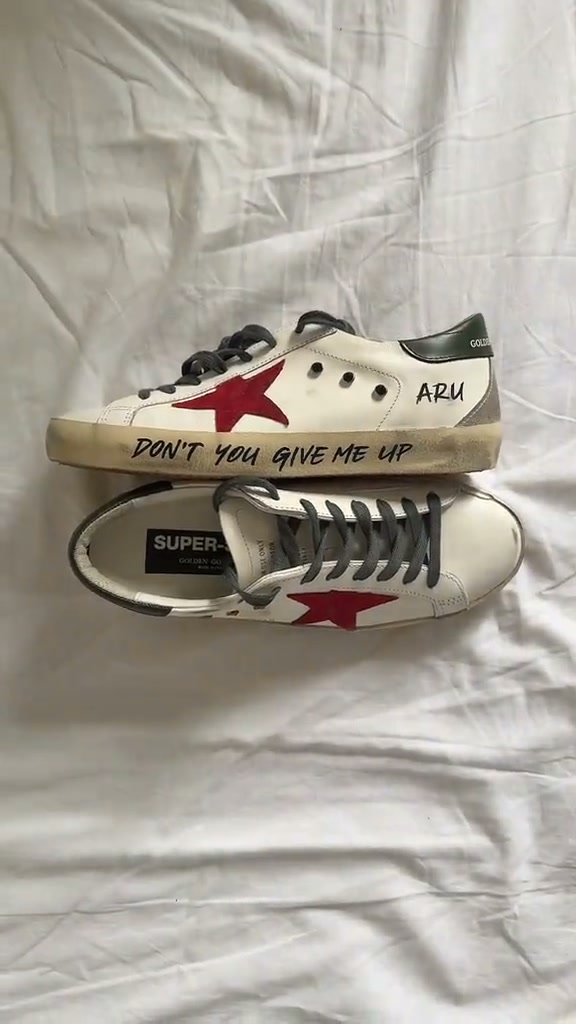 GOLDEN GOOSE: Destaque-se! | Até 50% de desconto