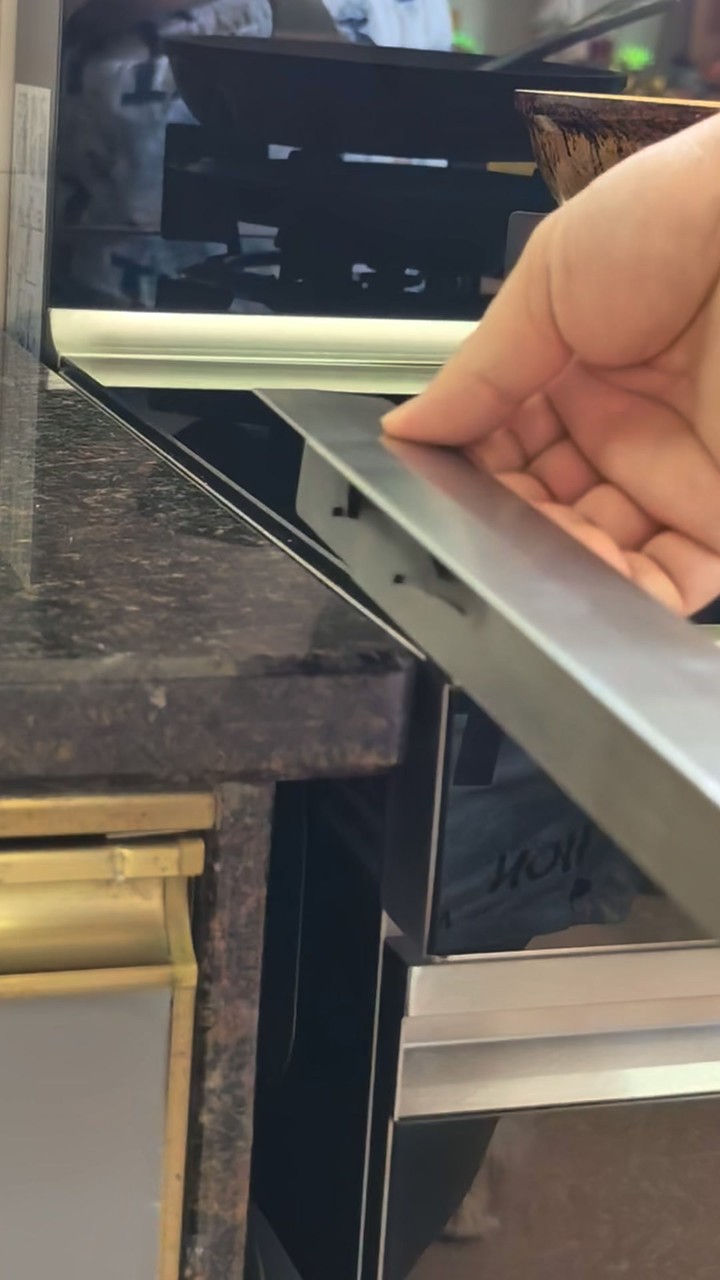 Retractable Stainless Steel Stove Gap Covers