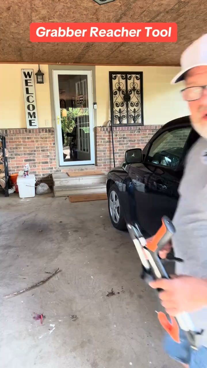 Grab and lift items effortlessly