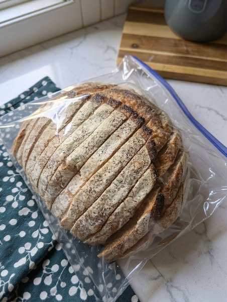 Attention bread lover ! READ THIS BEFORE you throw away another loaf!