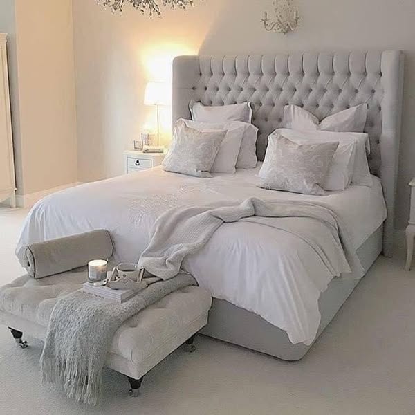 Duke Winged Bed