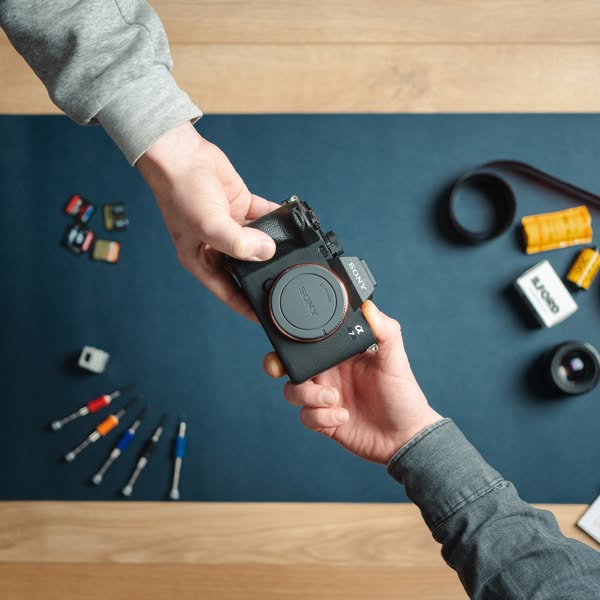 We buy cameras
