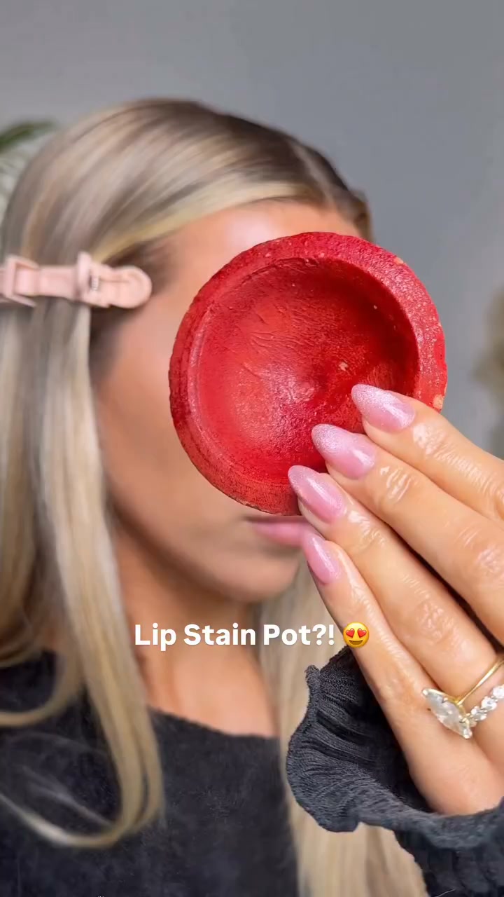 Red lips + flushed cheeks, 1 pot
