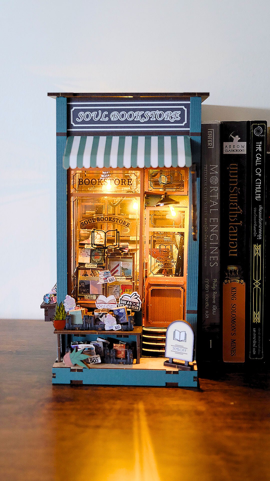 Anúncio de DIY Book Nook Kit