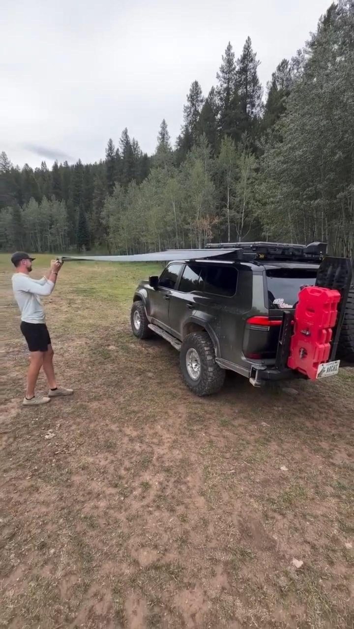 Automobile Quick‑Expanding Sunshade｜3‑Second Setup, No Legs Needed