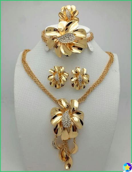 Second-Hand Gold Jewelry: What to Know (Read More)
