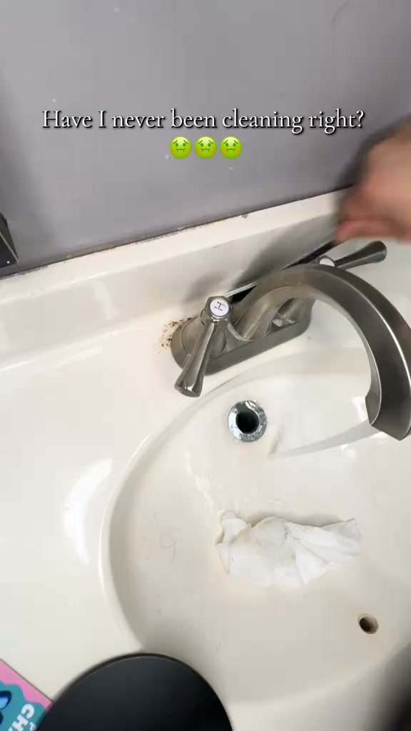 Hard-Bristled Crevice Cleaning Brush