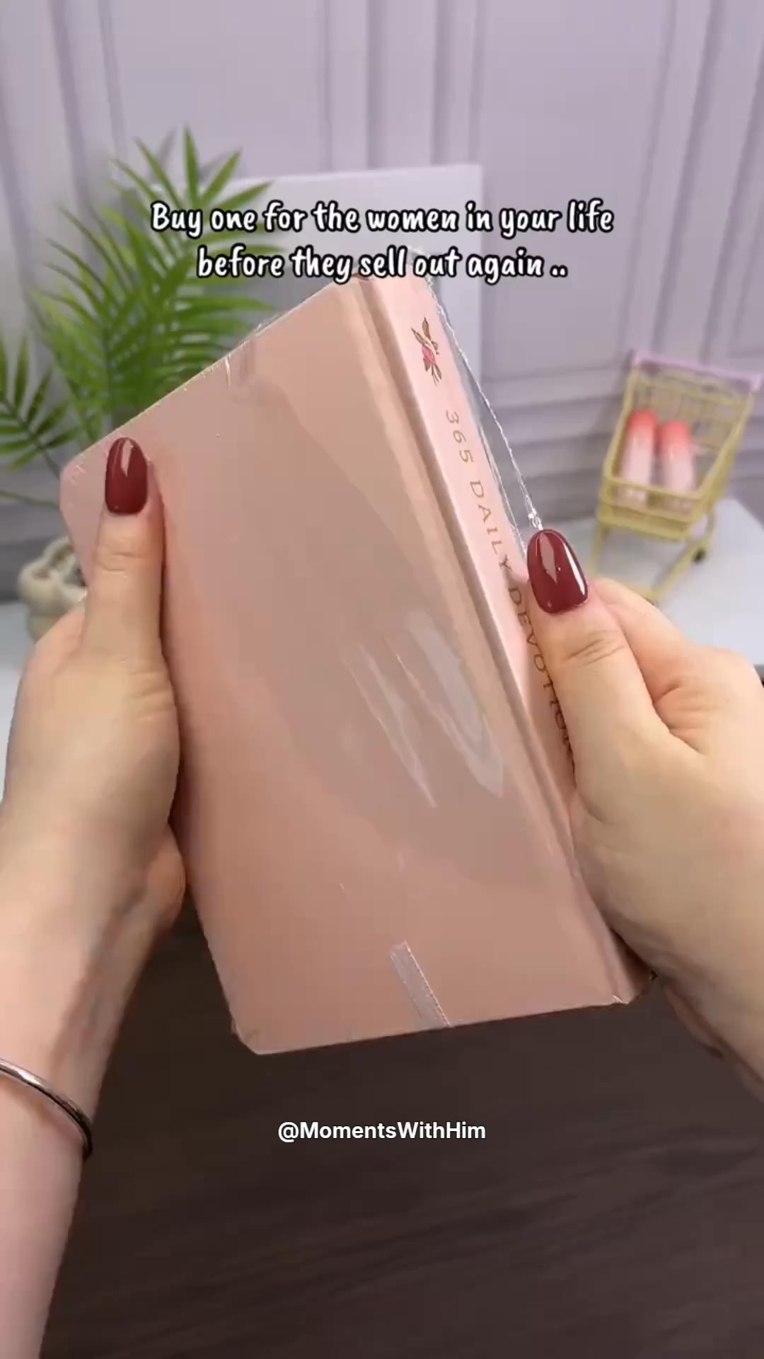 10,000+ Women Love This Devotional