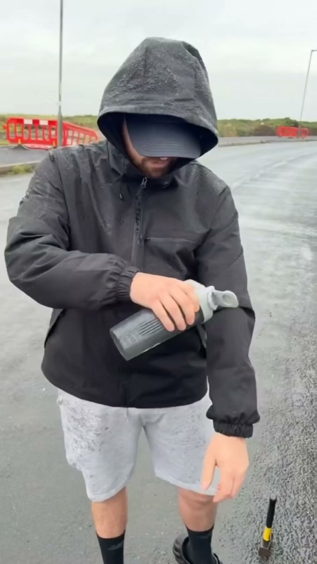 Men's Windproof Waterproof Hooded Jacket，Free Shipping
