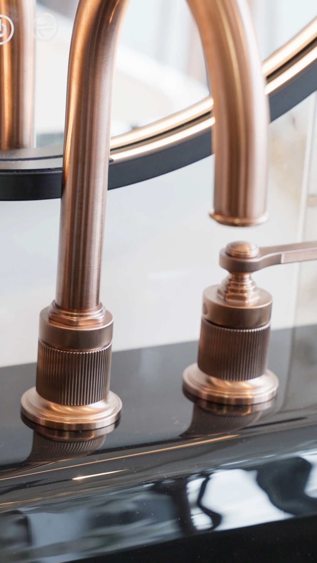 Anúncio de Versatile Bathrooms & Tiles