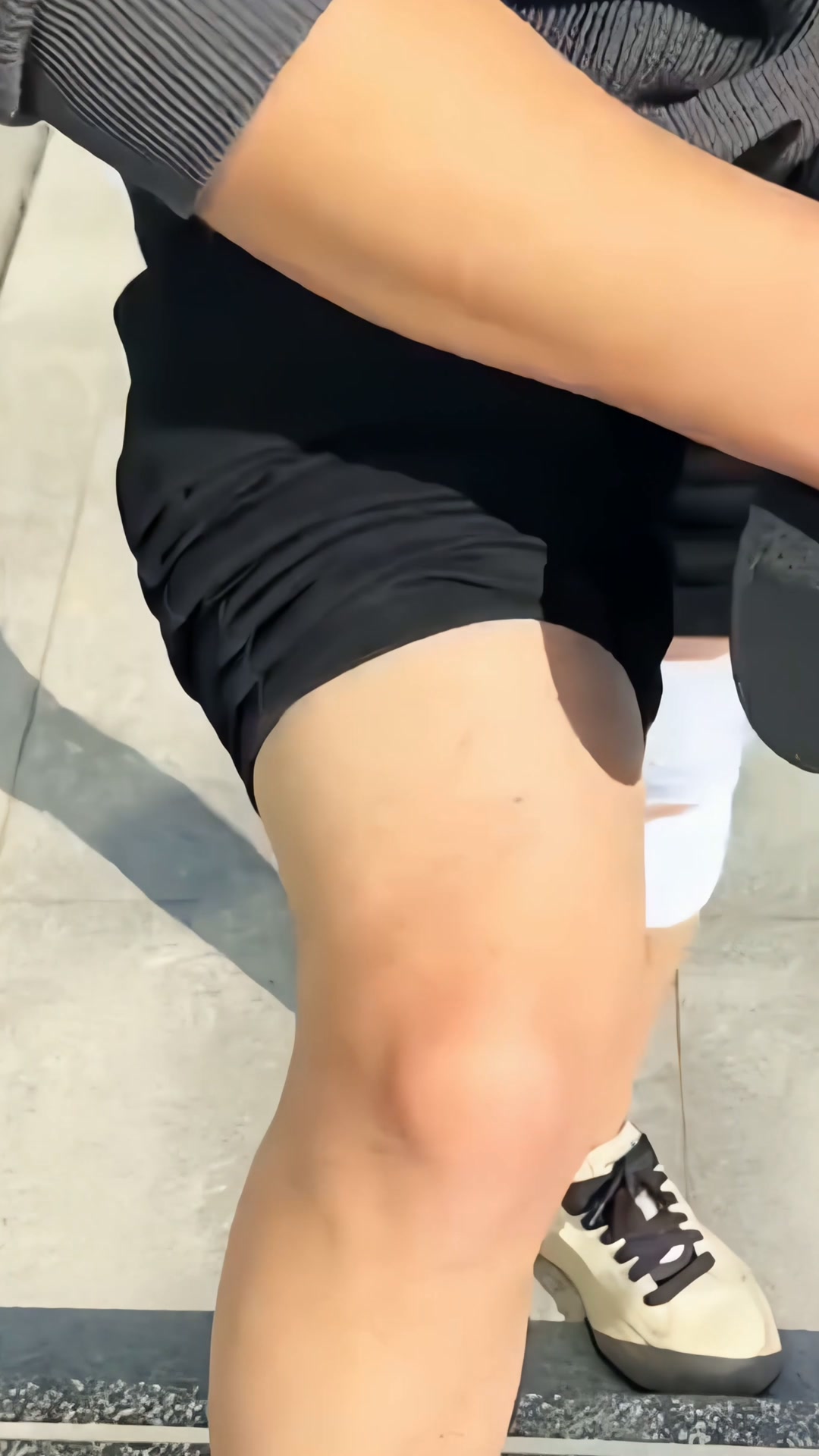 Support Your Knee. Stay Active.