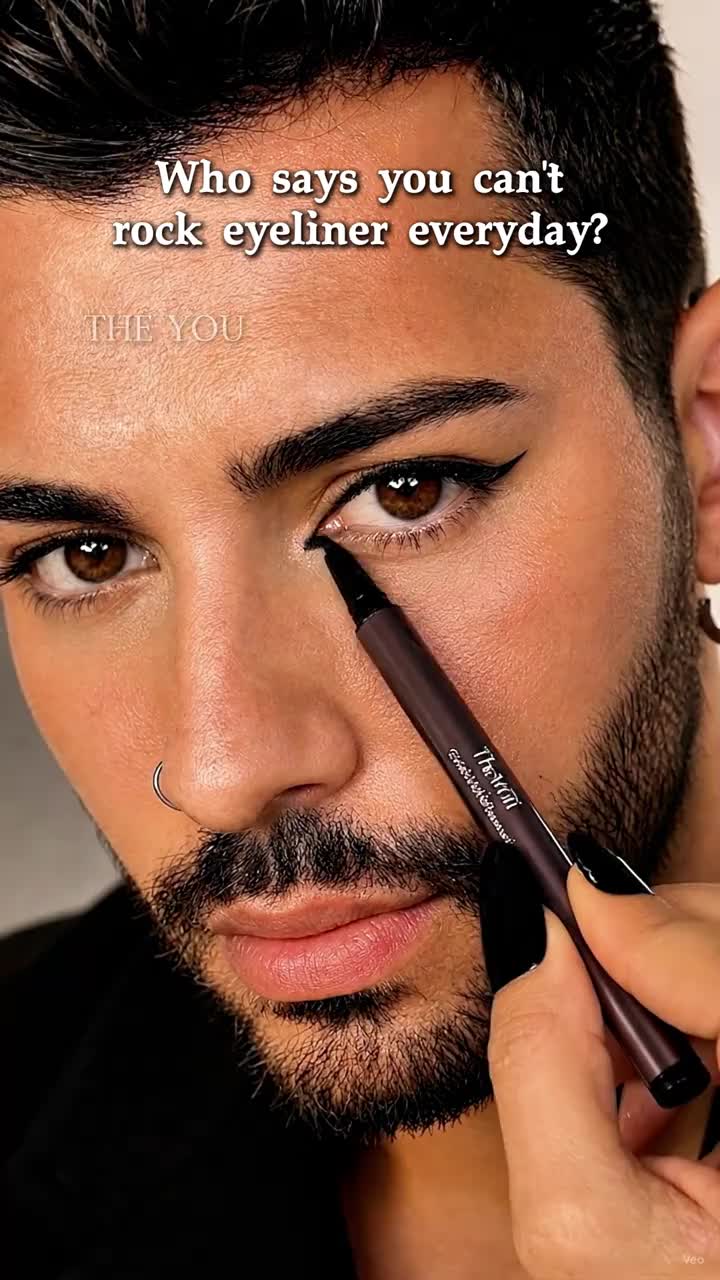 Dual-Tip Long-Lasting Liquid Eyeliner