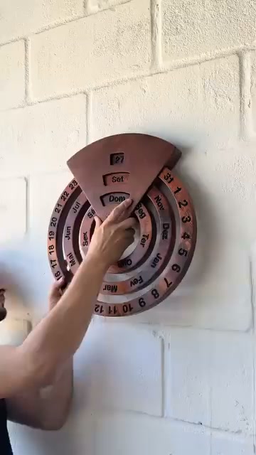 Time-Limited SpecialCircular Wooden Rotating Perpetual Calendar Wall Hanging Decoration