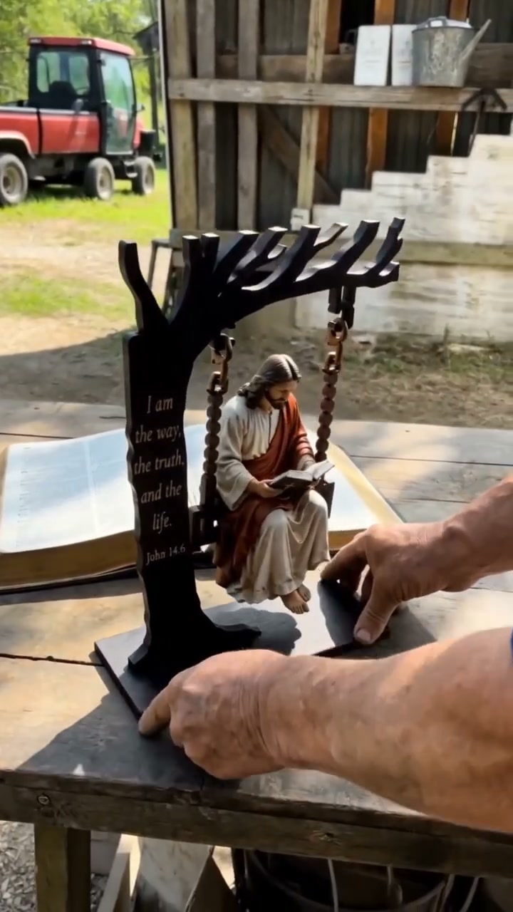 Christian Jesus Swing Ornament