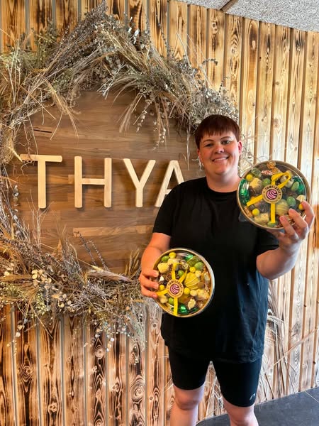 Sol, hygge og en bowl fyldt med lækkerier