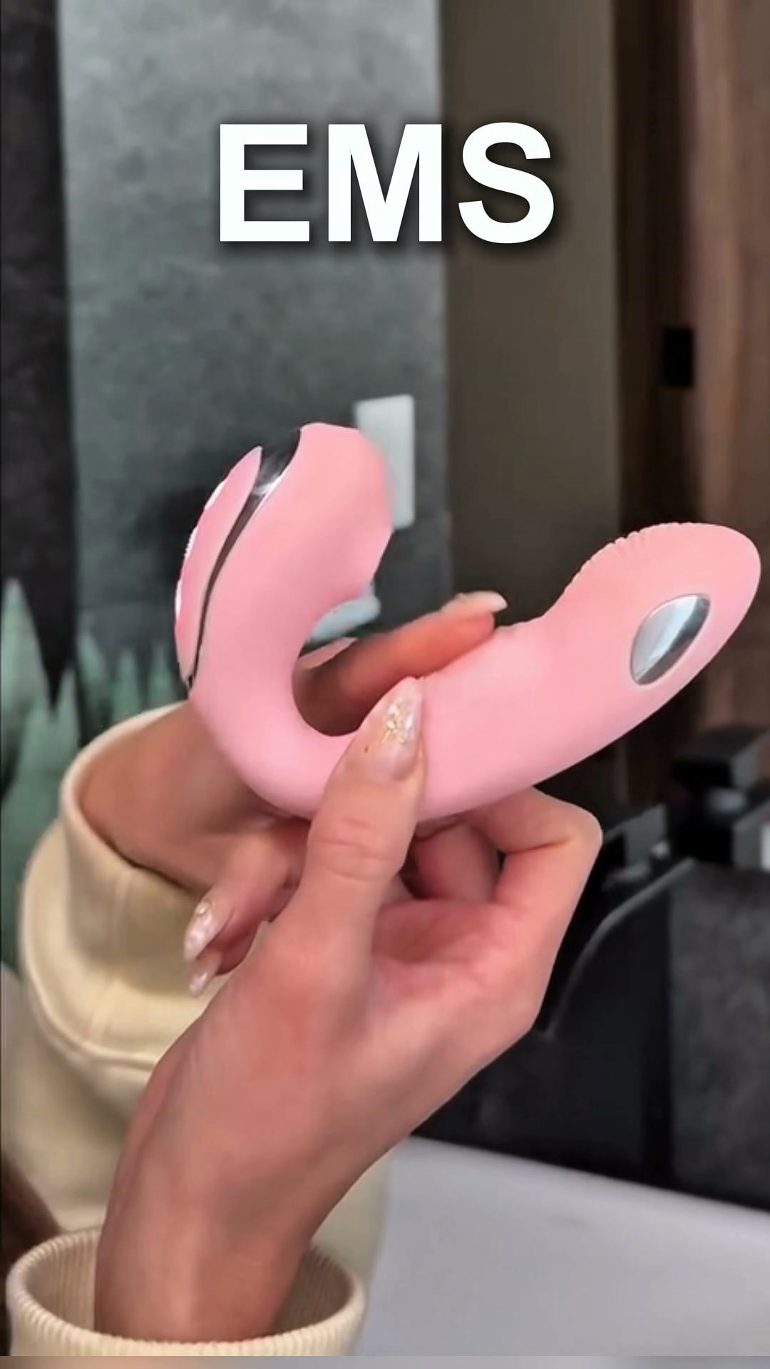 Anúncio de PinkyHat Official